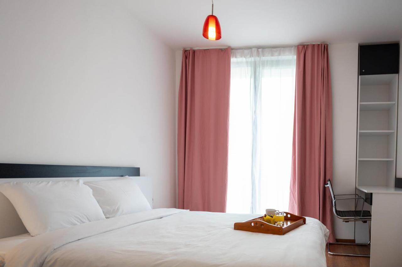 Sunny 1Bdr Apartment Near Center Sofia Exterior photo