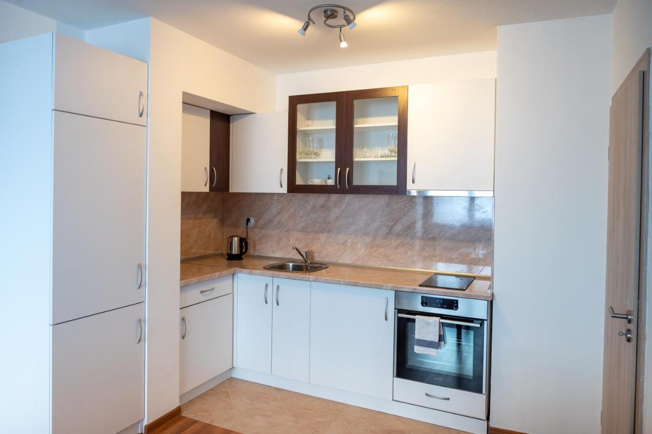 Sunny 1Bdr Apartment Near Center Sofia Exterior photo