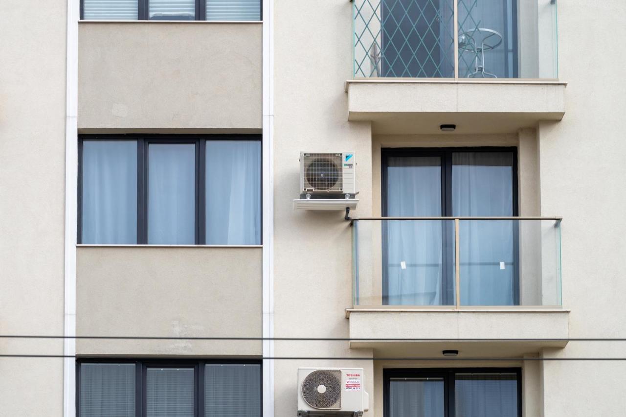 Sunny 1Bdr Apartment Near Center Sofia Exterior photo