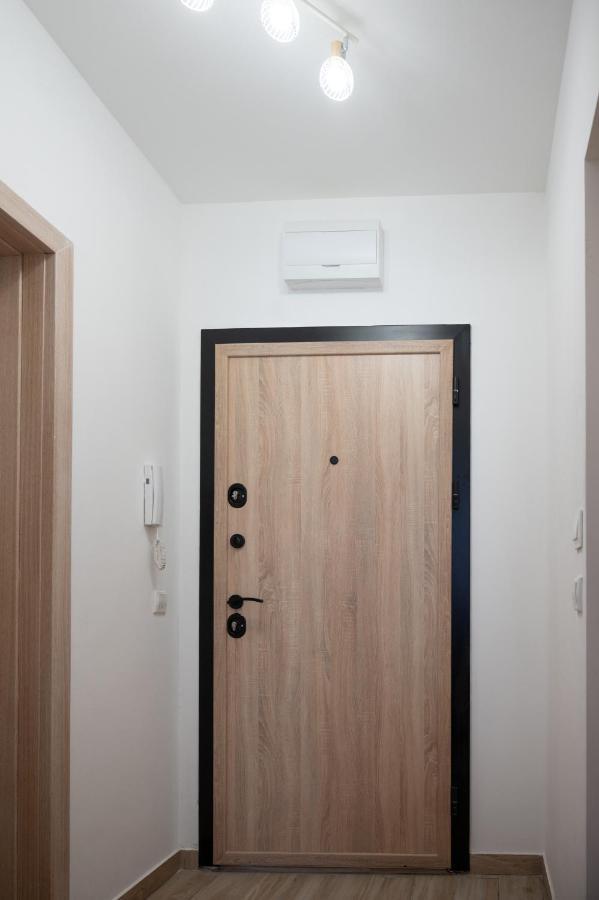 Sunny 1Bdr Apartment Near Center Sofia Exterior photo